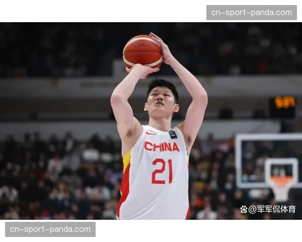 胡金秋左肩肌肉拉伤休战半月 国家队内线支柱再遭伤病侵袭